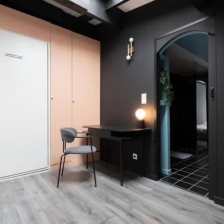 Center- Design In The Heart Of *